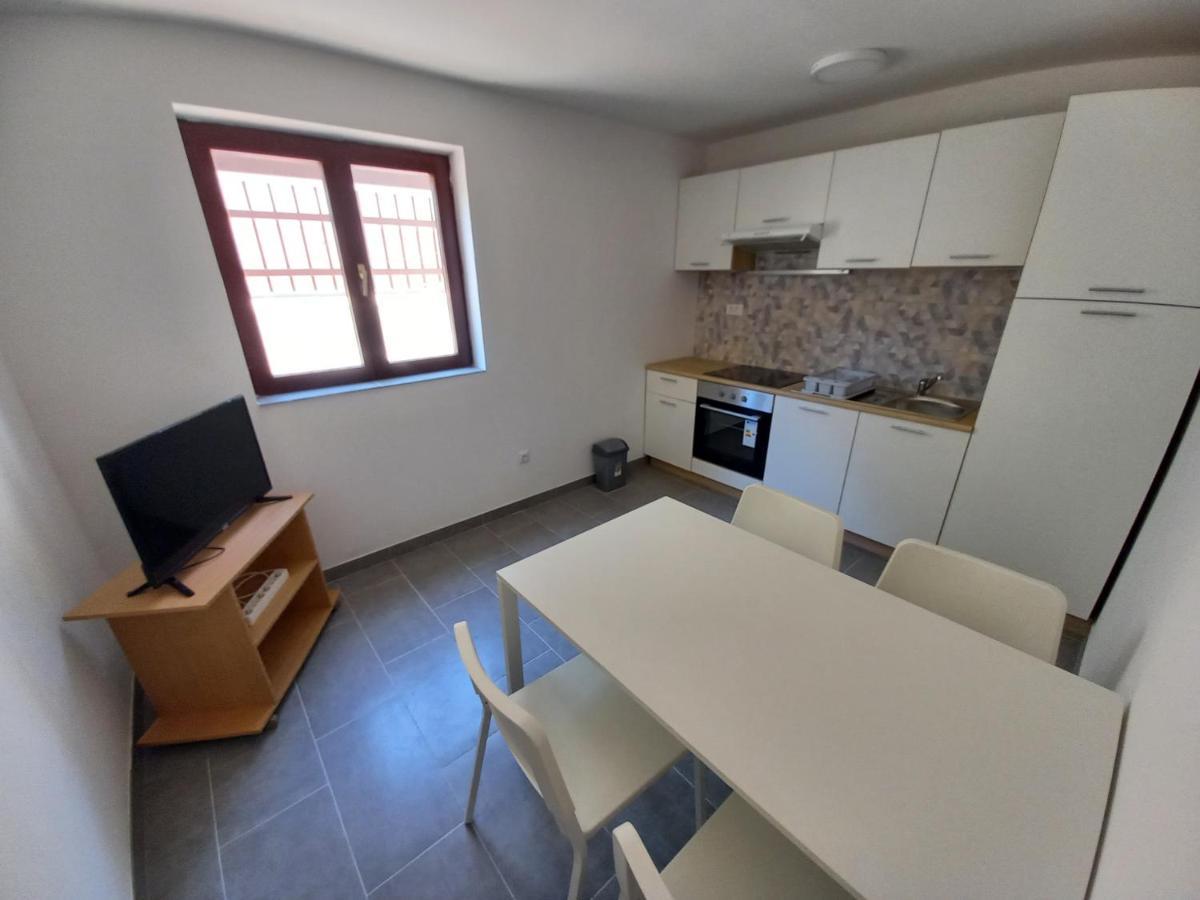 Apartments Lungo Pula Exterior foto